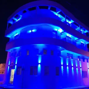 White 11 *** Larnaka